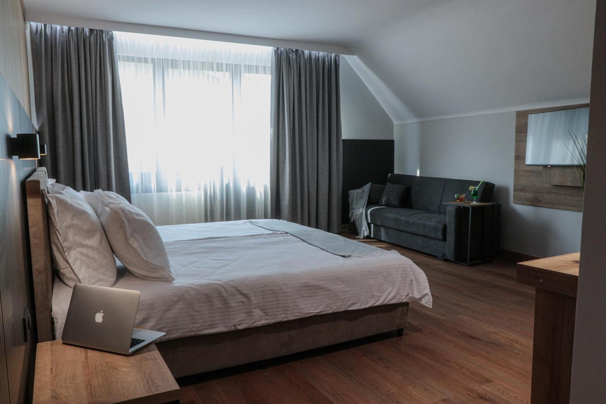 Best Western Plus Lozenetz Hotel Sofia Exterior photo